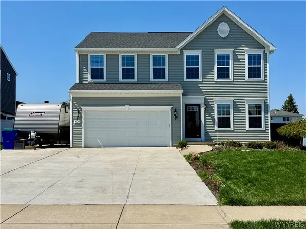 4628 Logans Ln, Hamburg, NY 14075