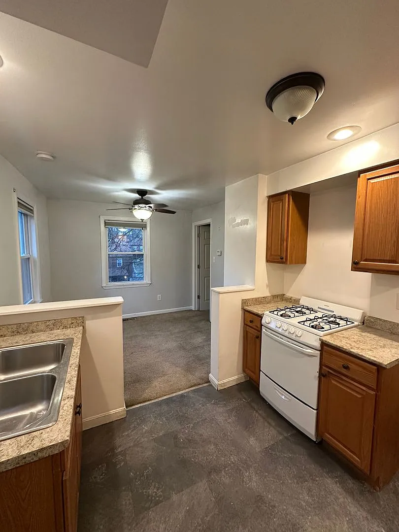 3013 Glendale Ave. — Photo 4