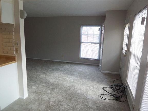 4th image of 14 Sunnyside Dr #15