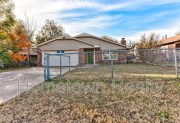 605 W Clarke St — Photo 3