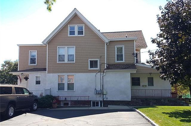 1st image of 445 Willett Ave