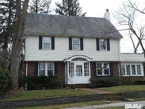 2nd image of 312 Warwick Ave