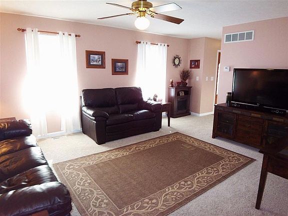 4th image of 3032 Foxhound Dr