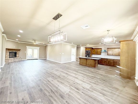 3rd image of 1088 W Pinto Ave