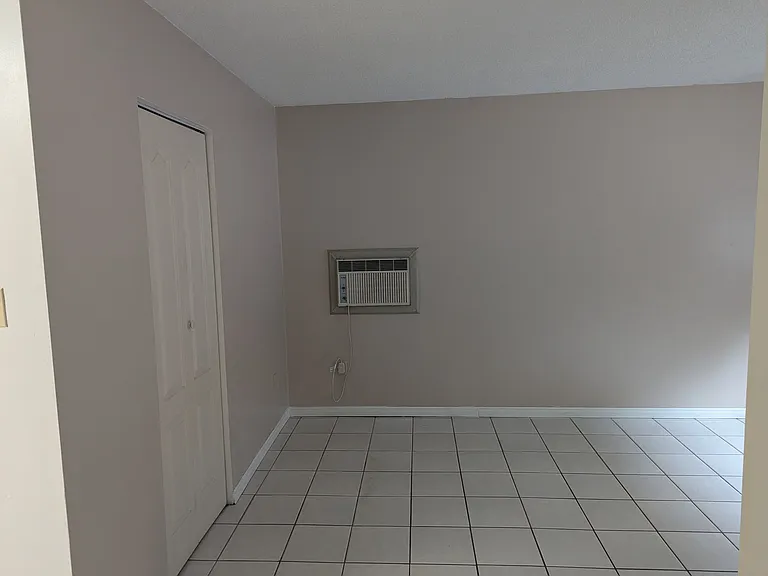 62 Talbot St #5 — Photo 12