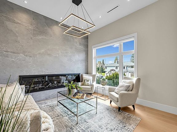 4th image of 821 Prospect St