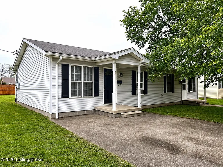 254 E Davis St #D — Photo 1