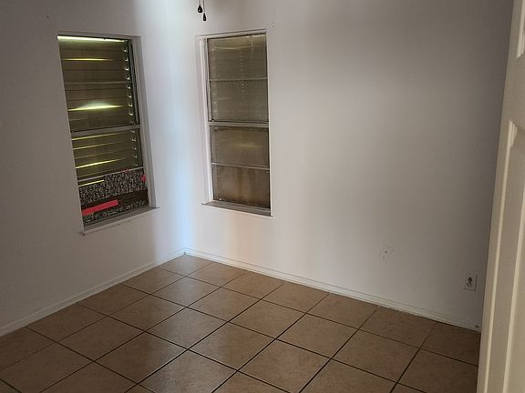 5th image of 1630 Pinewood Dr