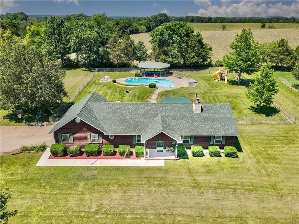 1015 Greenhill Dr, Bonne Terre, MO 63628