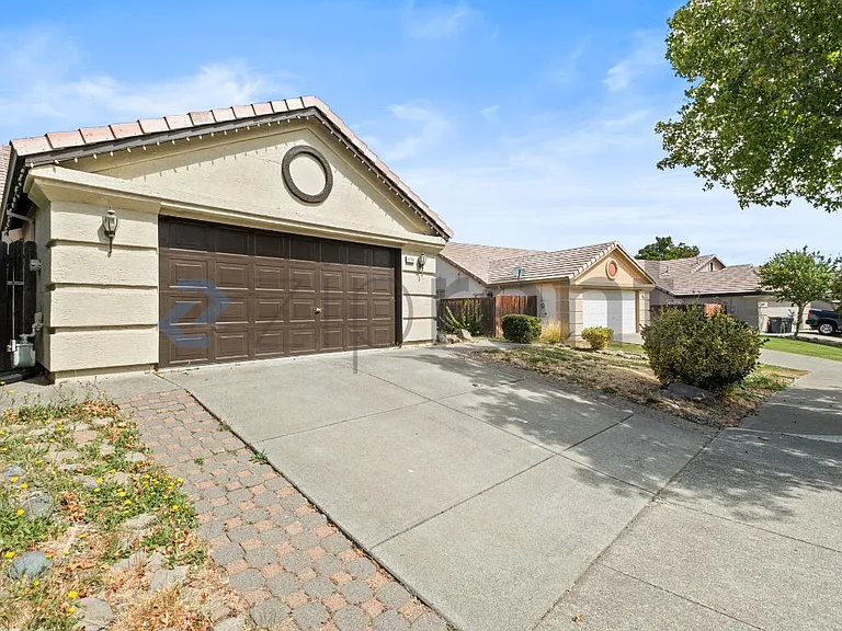 4764 Brookside Cir — Photo 2