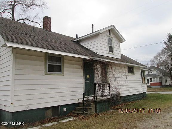 2nd image of 1414 Winters St