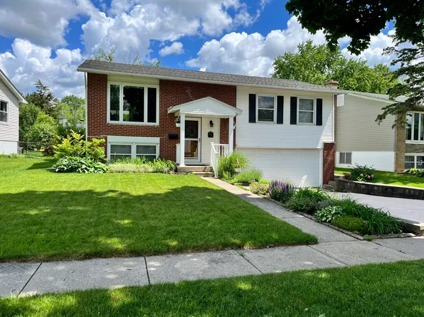 868 Bonniebrook Ave, Mundelein, IL 60060