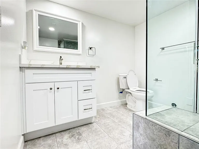 3233 E Cameron Ave — Photo 11