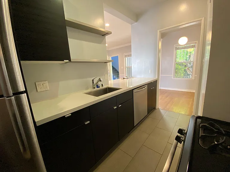 642 N Gardner St #644-1/2 — Photo 7
