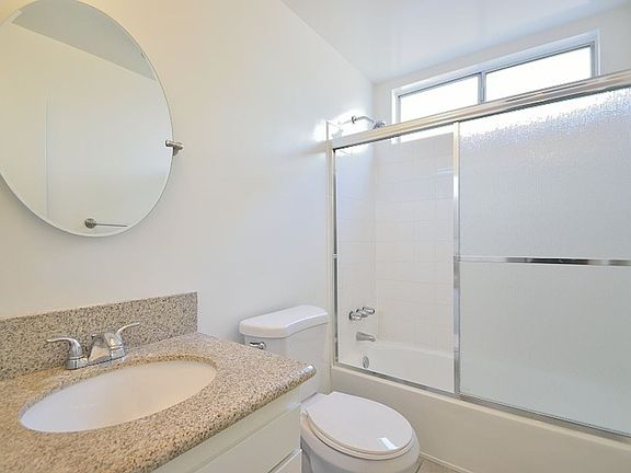 4th image of 682 4th St APT 11