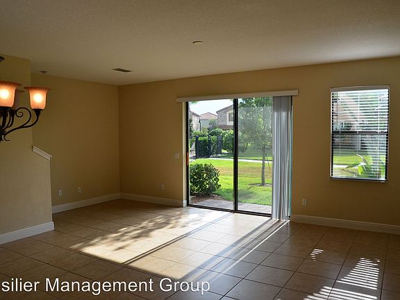 4th image of 8037 Prestbury Dr