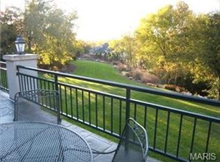 9453 Golfinhurst Ln, Saint Louis, MO