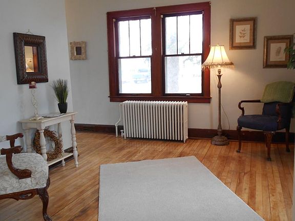 4th image of 1109 Livingston Ave