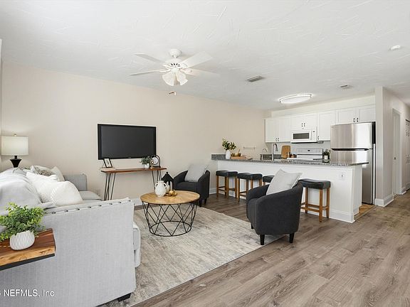 5th image of 998 CABO BLANCO Avenue E