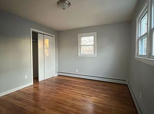 50 Pleasantview Ave, Bridgeport, CT 06606