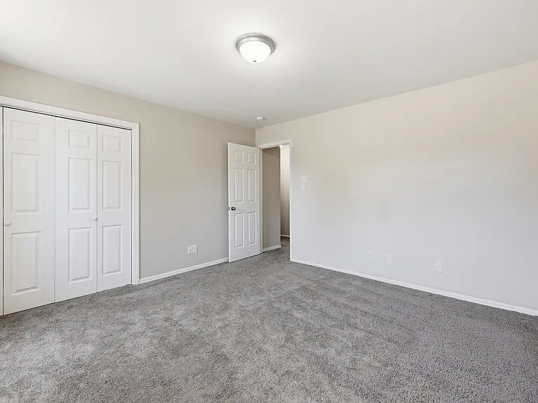 8001 Regent Park Ln — Photo 11