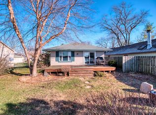 805 W Northeast Shore Dr, McHenry, IL 60051