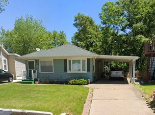 2011 17th St, Rock Island, IL 61201