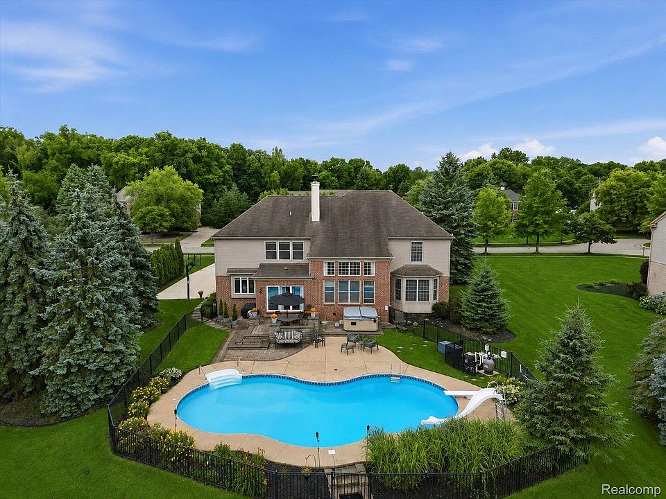 1st image of 49294 Stanton Ct