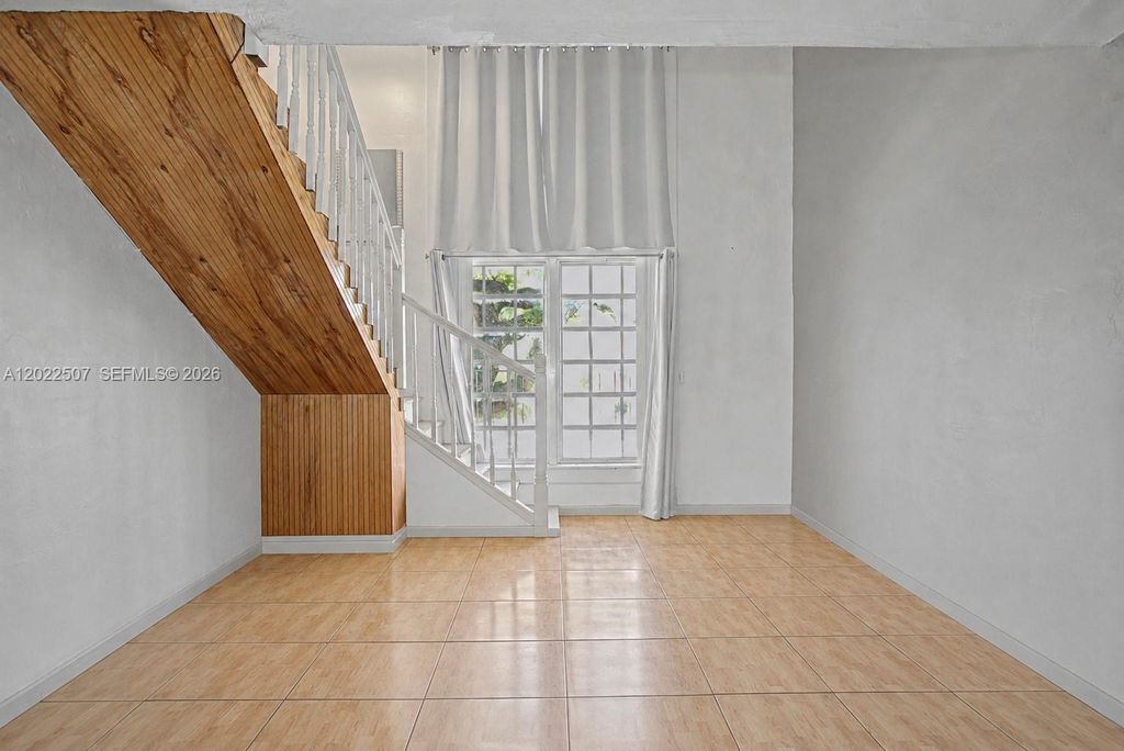 10901 N Kendall Dr APT 214, Miami, FL 33176 condo