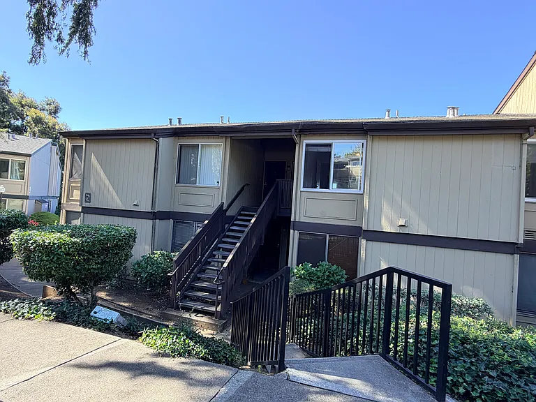 355 Parkview Ter #K4 — Photo 1