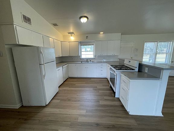 5th image of 2023 NW 40th St