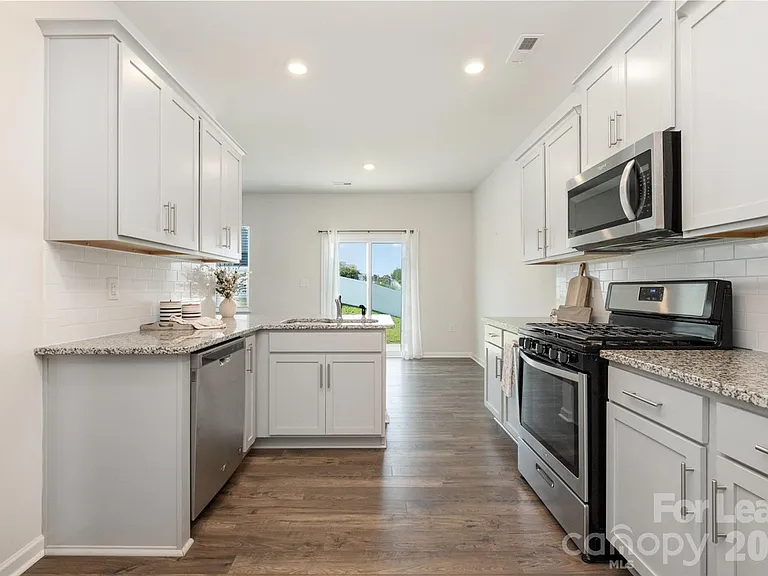 2407 Sugar Ct SW — Photo 11