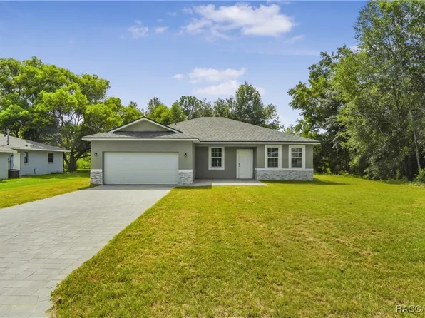 8210 N Pocono Dr, Citrus Springs, FL 34434