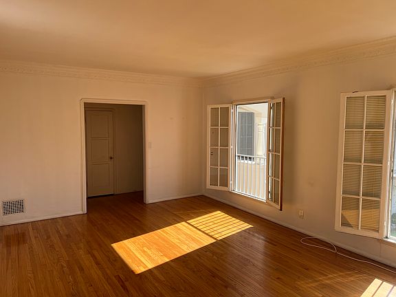 4th image of 1208 Smithwood Dr