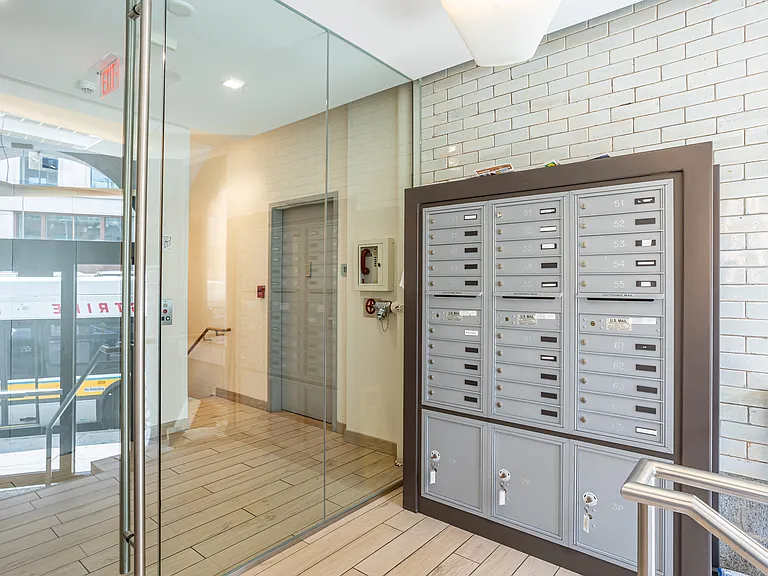 115 Mt Auburn St. — Photo 26