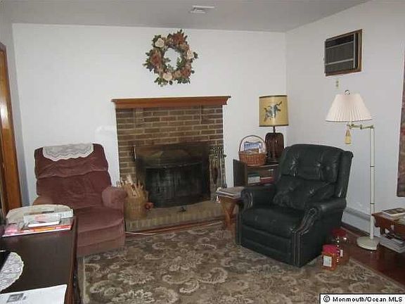 3rd image of 731 Albert Ave