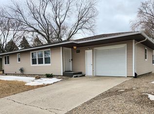 1118 Crestview Rd, Albert Lea, MN 56007
