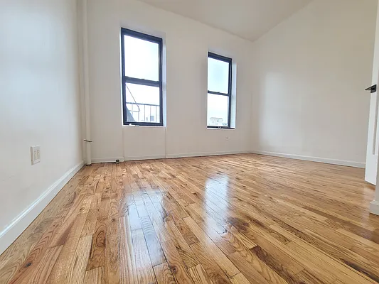 Rented by Dwelling NY Realty Inc | media 23