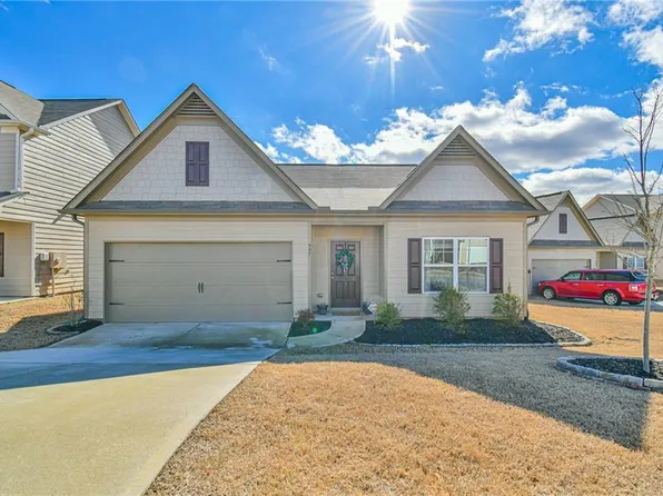 997 Independence Ave, Pendergrass, GA 30567