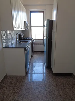 Rented by Metropolitan Equities | media 4