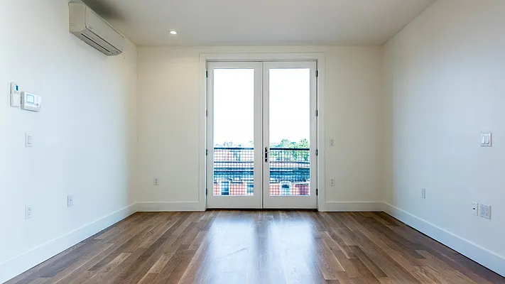 Rented by Nooklyn NYC LLC | media 21
