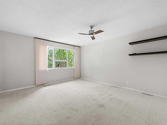 4th image of 5114 E 52nd St