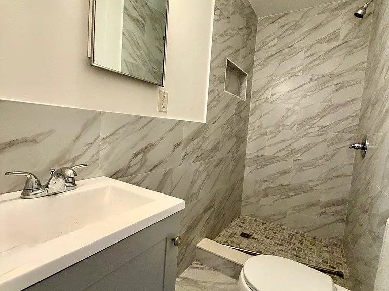 21 Bentley St — Photo 13