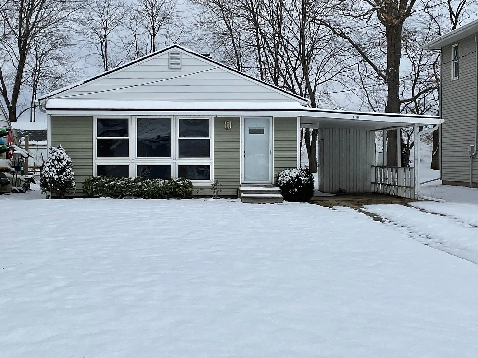 2 bed, 900 sqft, $1,800 — Photo 1