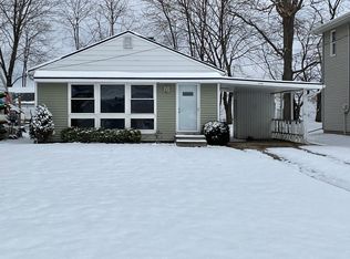 27144 Curtis Dr, Edwardsburg, MI 49112