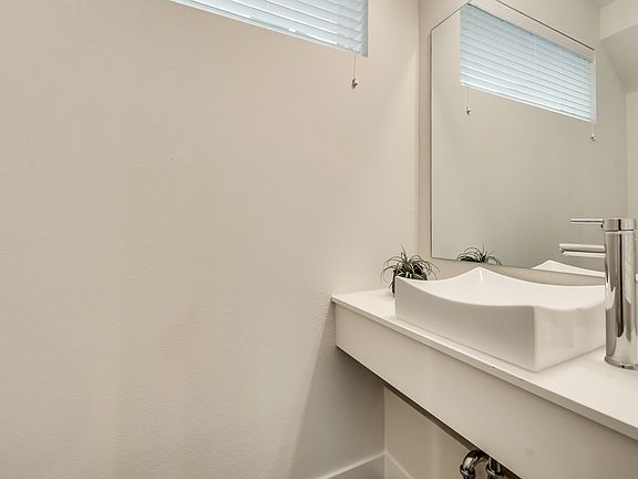 2nd image of 1518 N Carroll Ave Unit 201