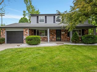 255 Okemah Rd, Waterford, MI 48328