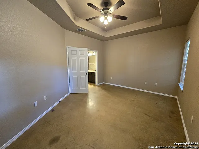 1084 Carolyn Cv — Photo 14