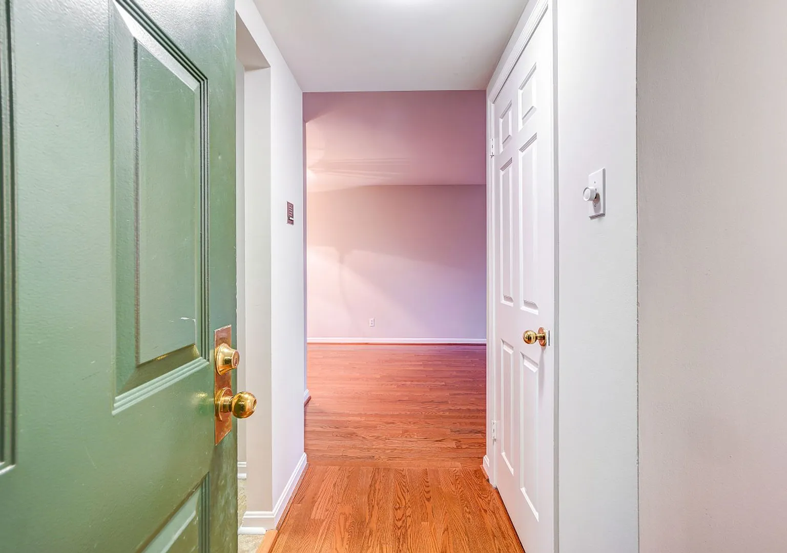 Experience sunlit, resort-style condo living in leafy McLean Gardens, just steps from City Ridge ... — Photo 3