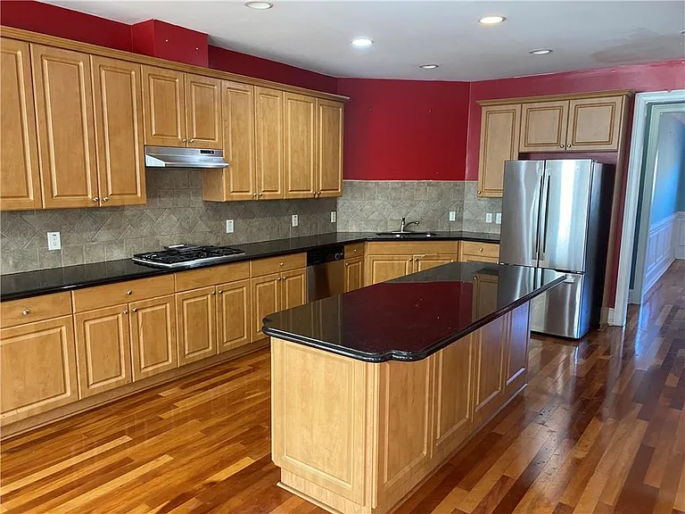 8067 Revere Dr — Photo 13